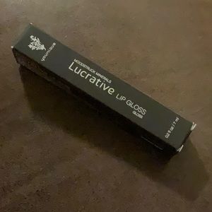 Younique lucrative lipgloss